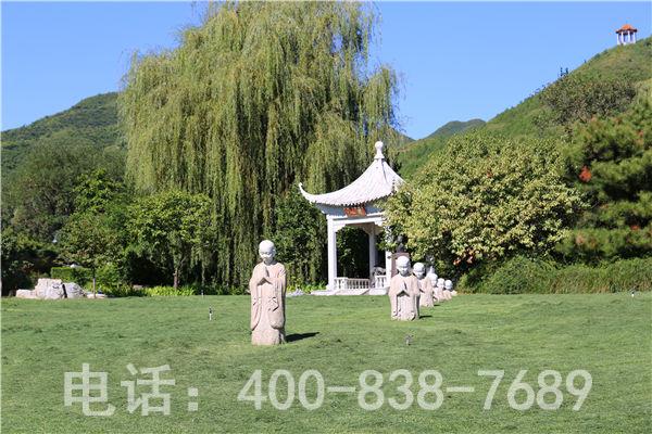 侯耀文先生墓地